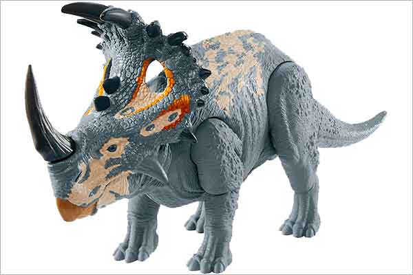 Juguete de dinosaurio dentro de los mejores juguetes de jurassic world